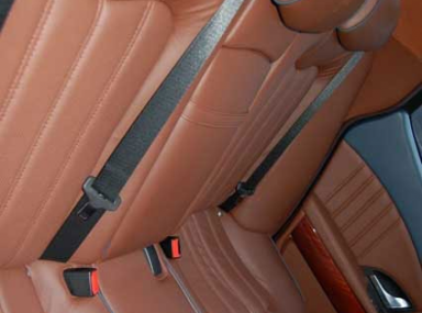 Maserati Quattroporte S перетяжка потолка алькантарой